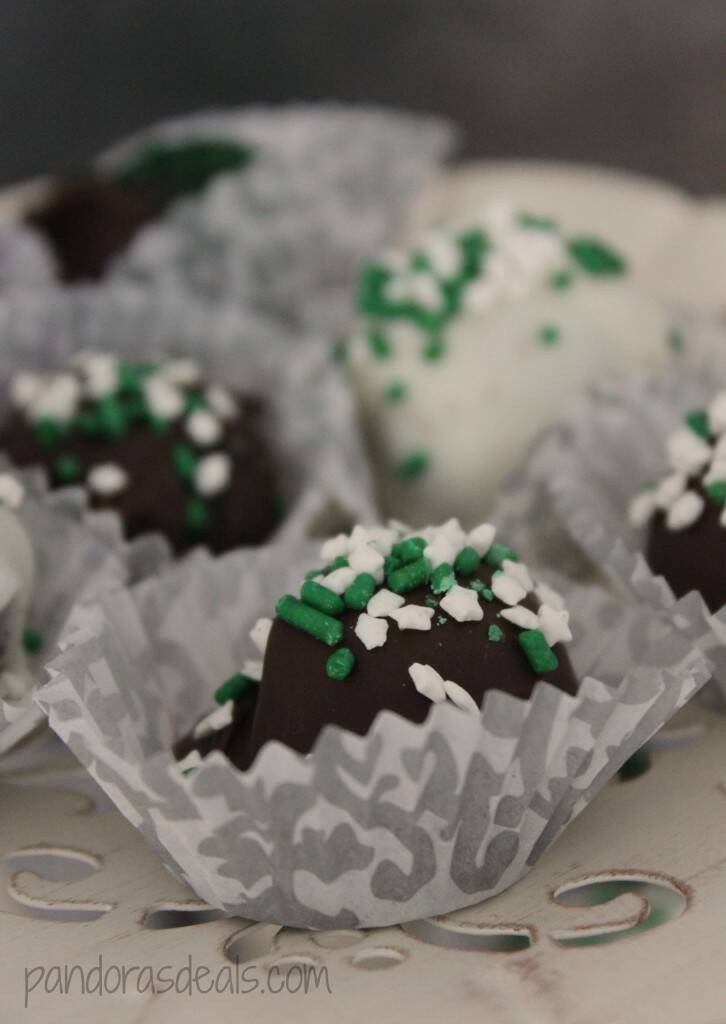 This Mint Oreo Truffles Recipe is so simple to make with just a few ingredients. And they're amazingly delicious! A perfect easy dessert recipe for St. Patrick's Day..or any day!