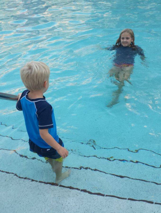 Traveling to Orlando Florida? The Melia Orlando Hotel is luxury meeting location with suites that make family travel comfortable & convenient to all the best Florida tourist attractions.