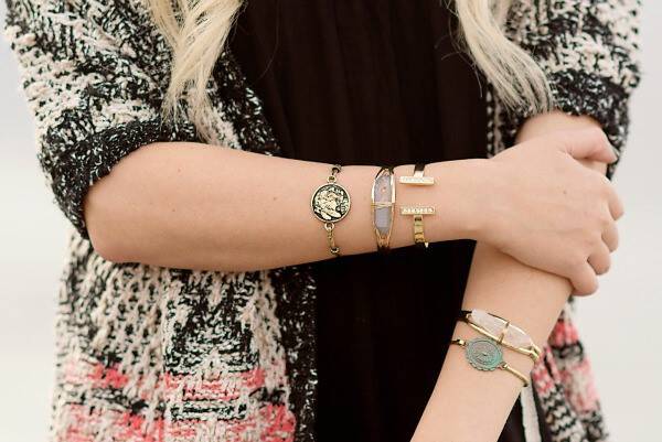 It's a fall arm party! I love these cool stacking bangle bracelets from Cents of Style and this price cannot be beat. Only $4.95, free shipping included!