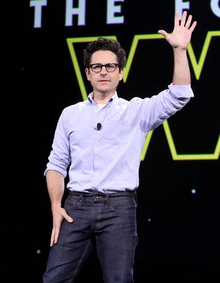 My exclusive STAR WARS: THE FORCE AWAKENS Director J.J. Abrams interview! What he says about joining the project, BB-8, the score, and more!