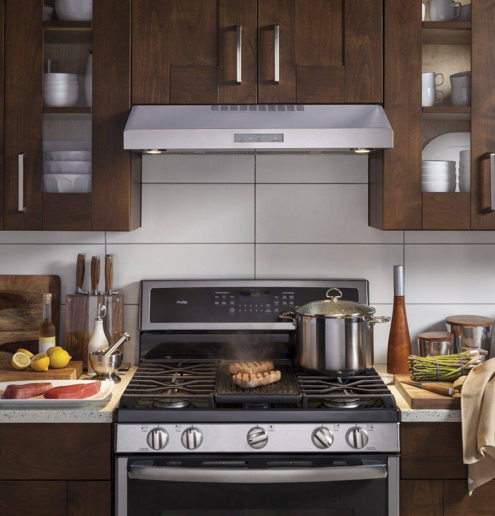 If you love to entertain over the holidays but your kitchen isn't doing its part, it might be time for an upgrade with these GE appliances at Best Buy!
